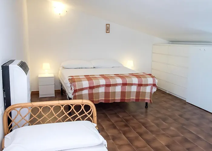 S029 - Sirolo, Deliziosa Mansarda Condizionata Vista Mare Sirolo